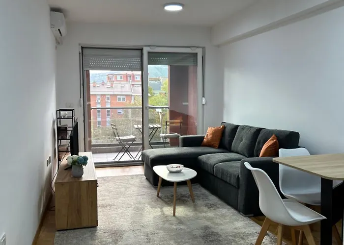 Cozy & Bright Apartment